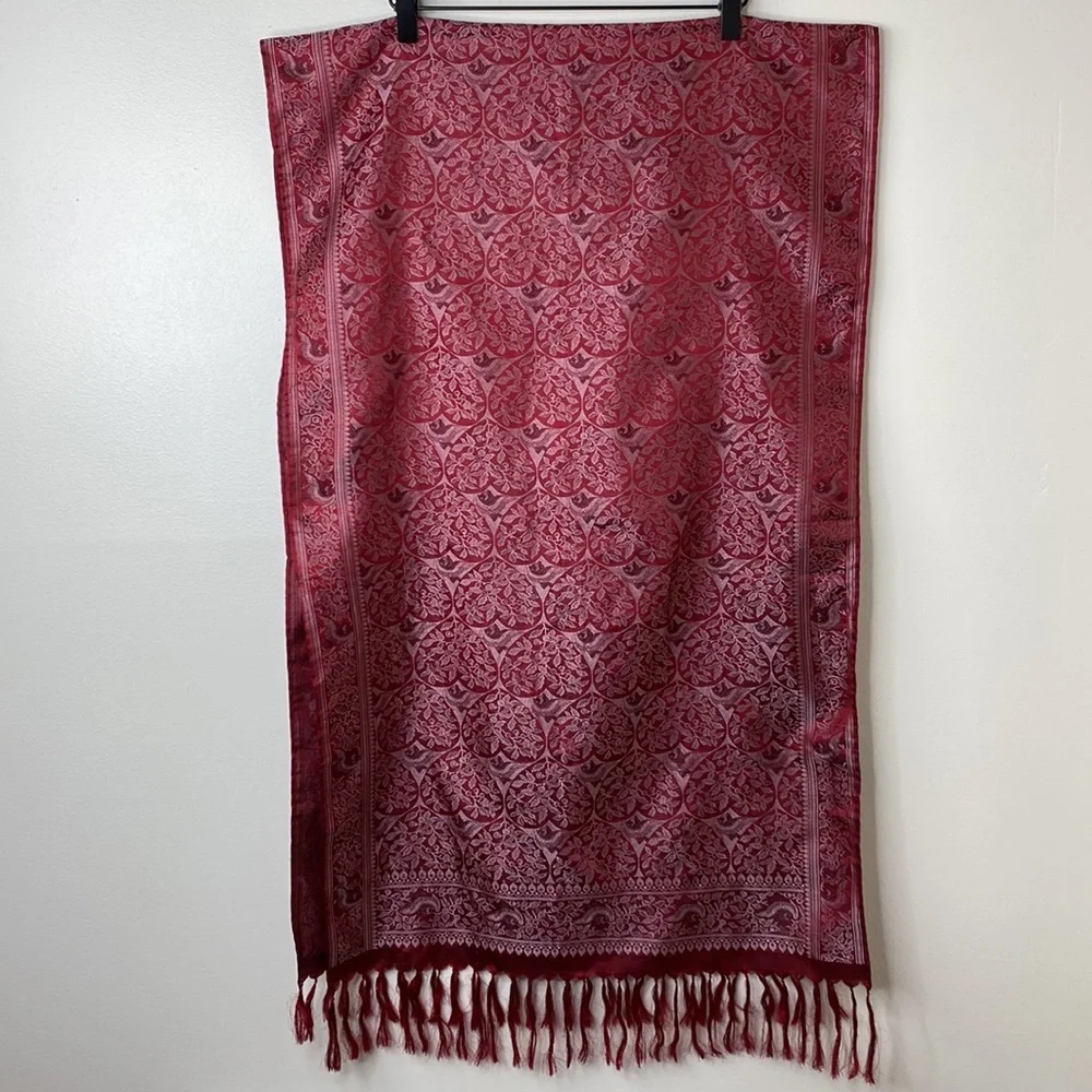 100% Silk Red Heart and‎ Floral Design Table Runner 22”x76”